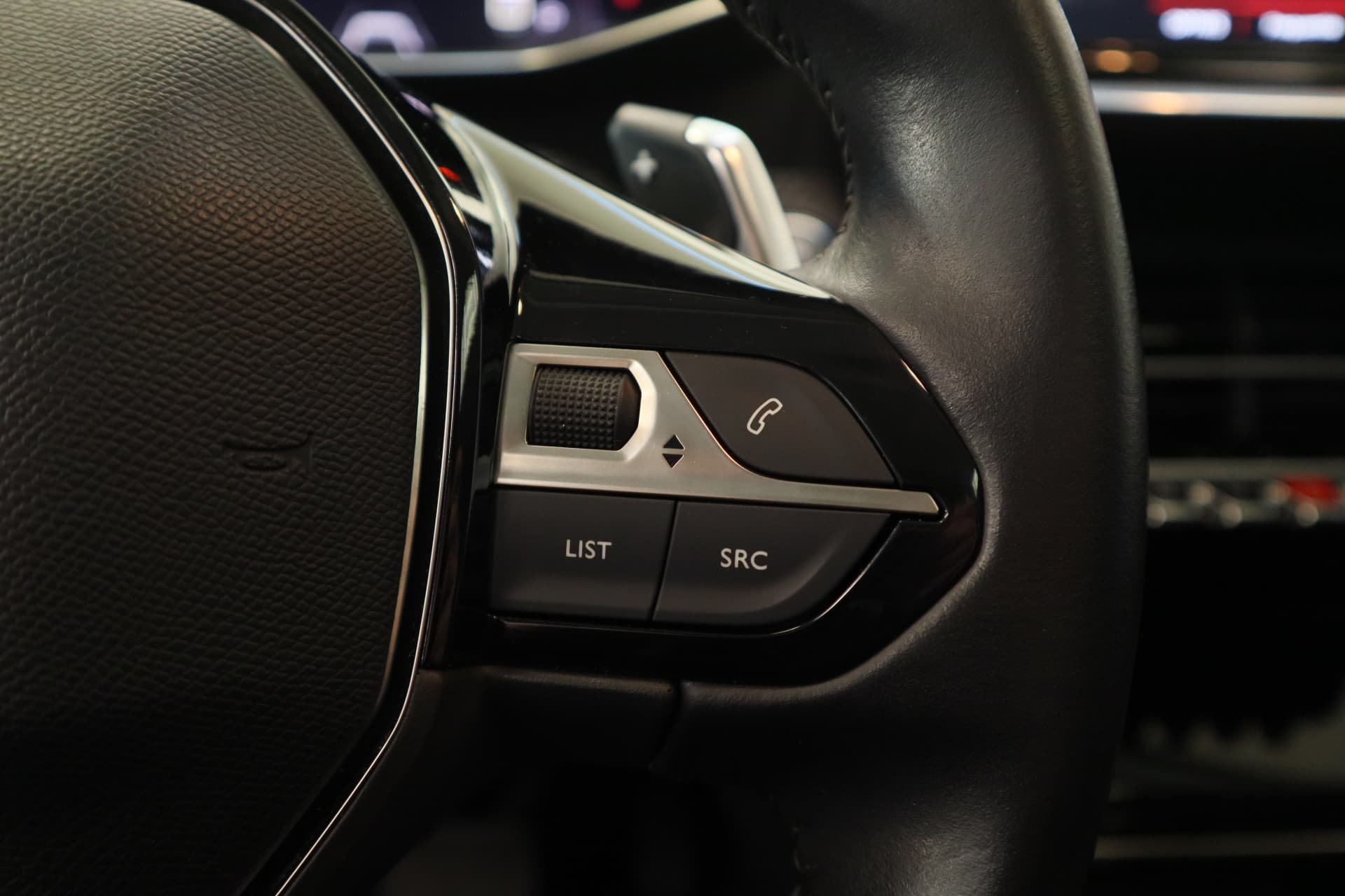 Peugeot 208 1.2 PureTech Allure thumbnail 9