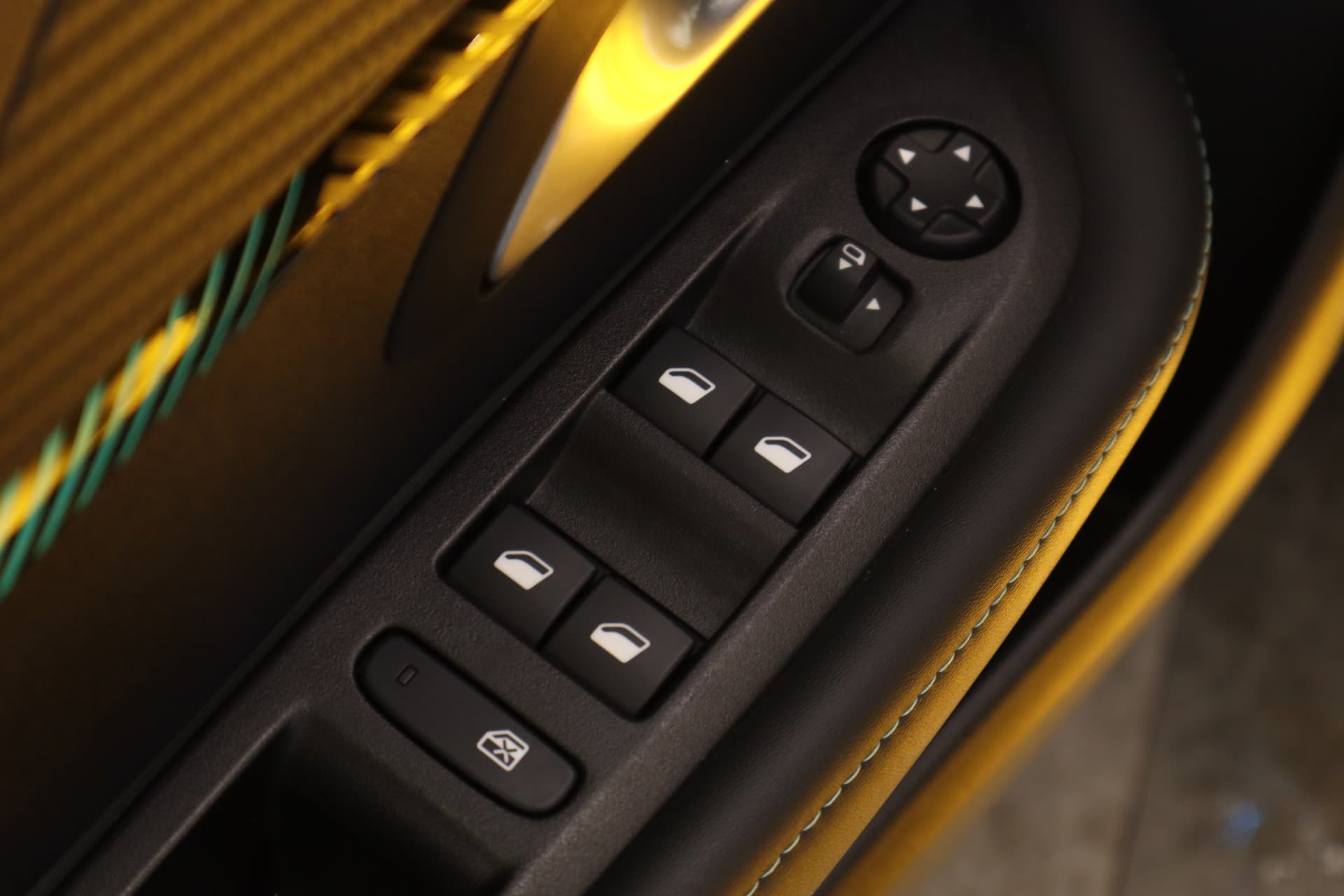 Peugeot 208 1.2 PureTech Allure thumbnail 11