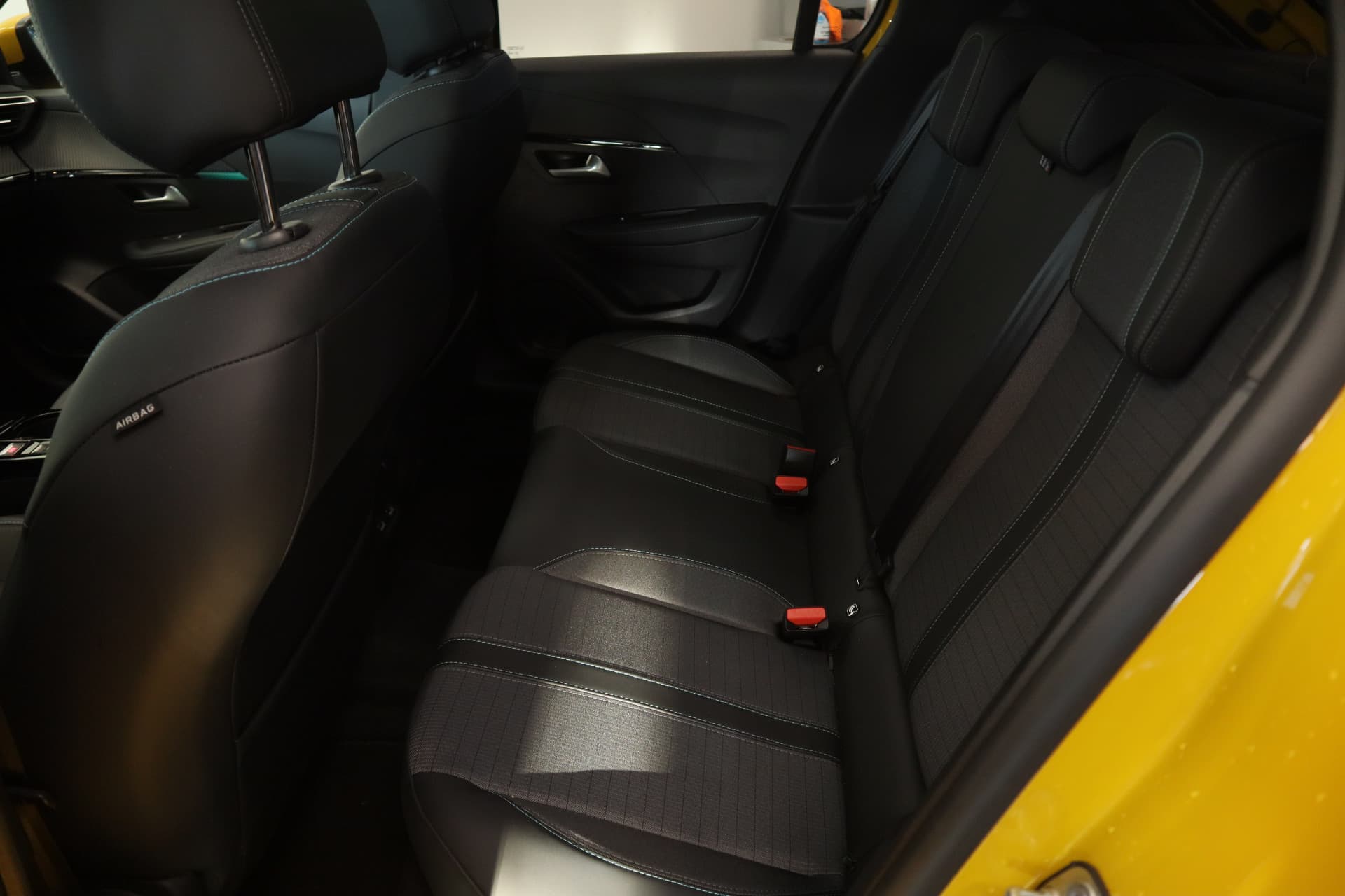 Peugeot 208 1.2 PureTech Allure thumbnail 15