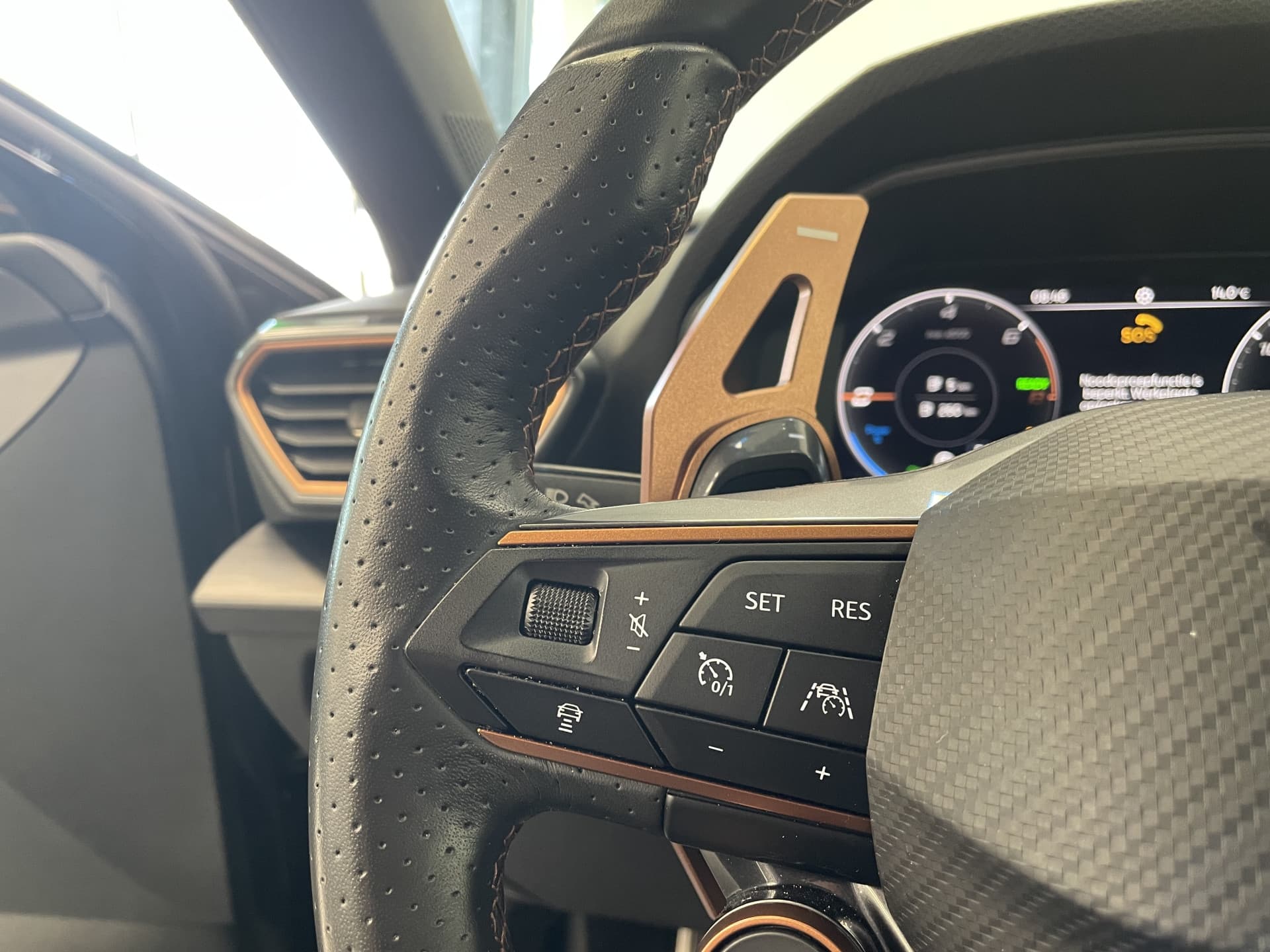 CUPRA Leon 1.4 e-Hybrid VZ Business thumbnail 7