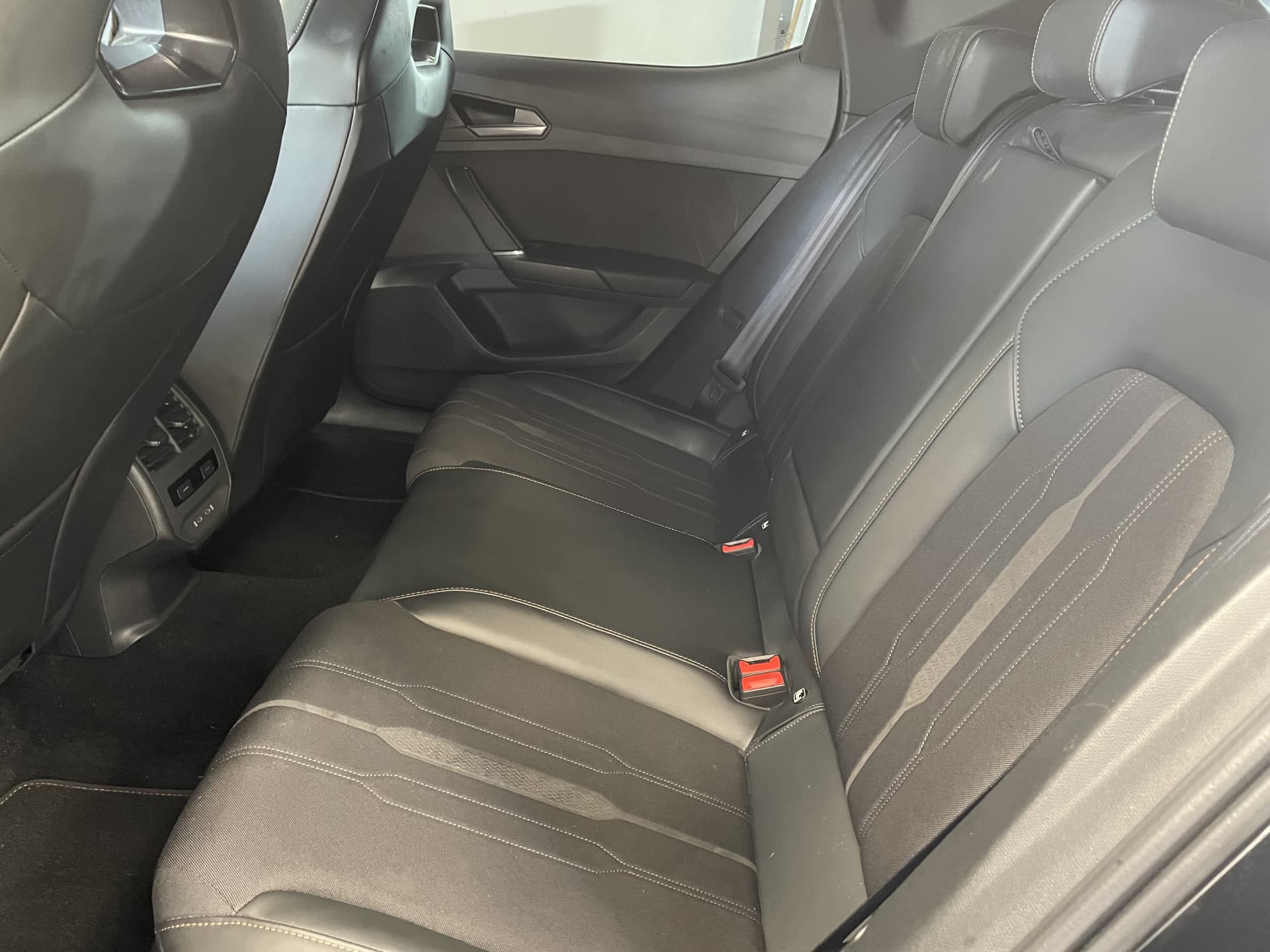 CUPRA Leon 1.4 e-Hybrid VZ Business thumbnail 13