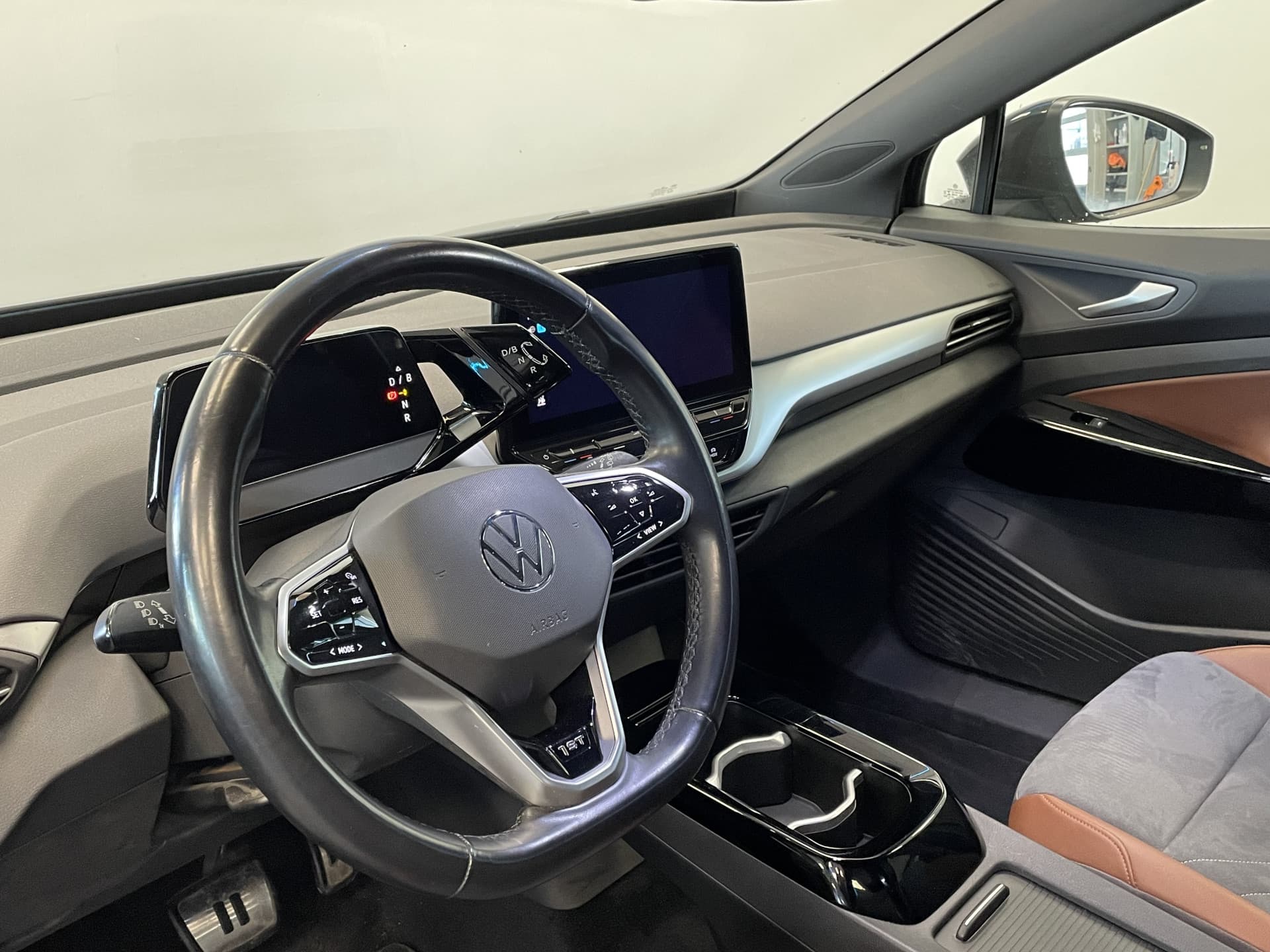 Volkswagen ID.4 First 77 kWh thumbnail 4