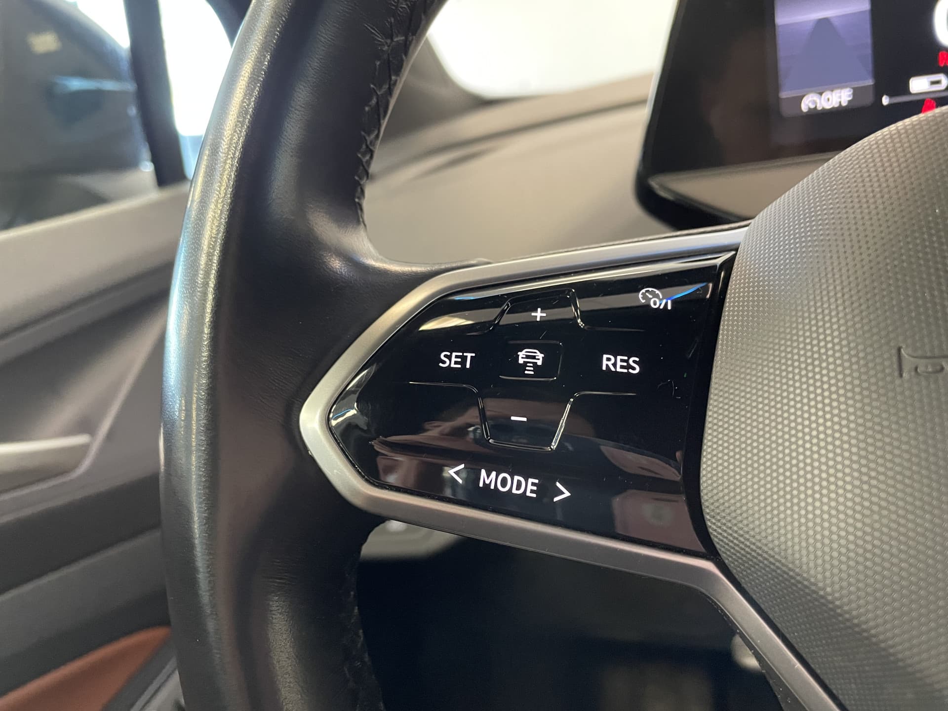 Volkswagen ID.4 First 77 kWh thumbnail 7