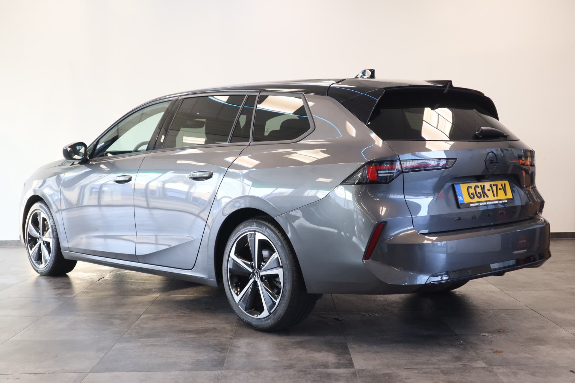 Opel Astra Sports Tourer 1.2 Turbo Hybrid GS thumbnail 3