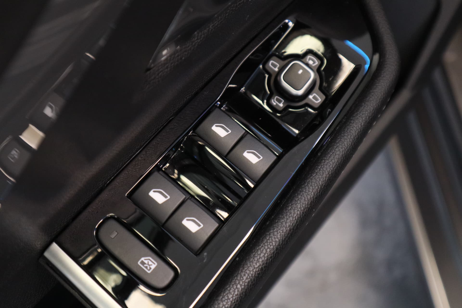 Opel Astra Sports Tourer 1.2 Turbo Hybrid GS thumbnail 10