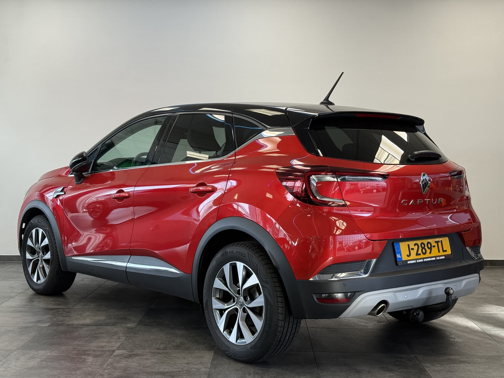 Renault Captur 1.3 TCe 130 Intens thumbnail 3