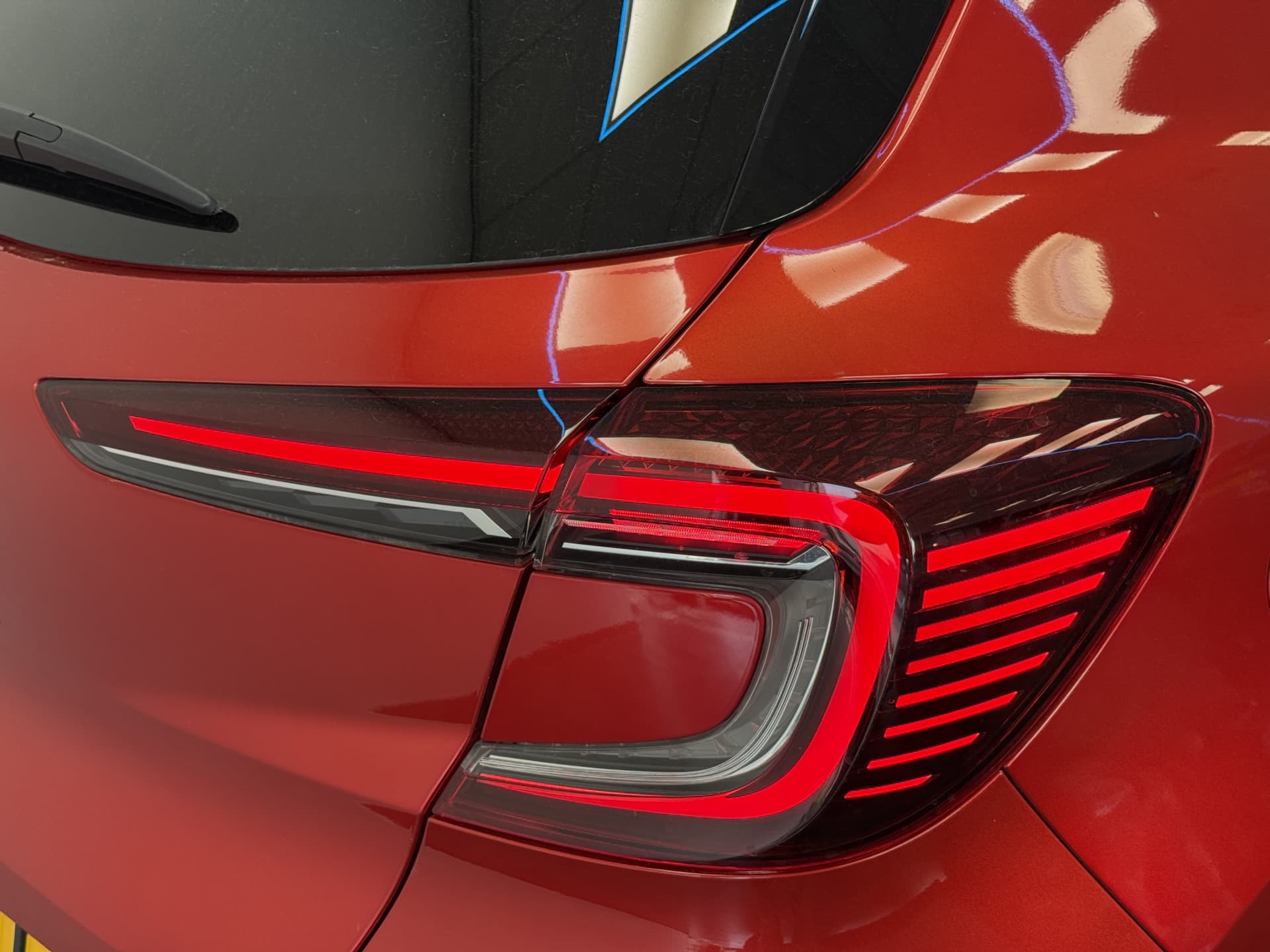 Renault Captur 1.3 TCe 130 Intens thumbnail 5