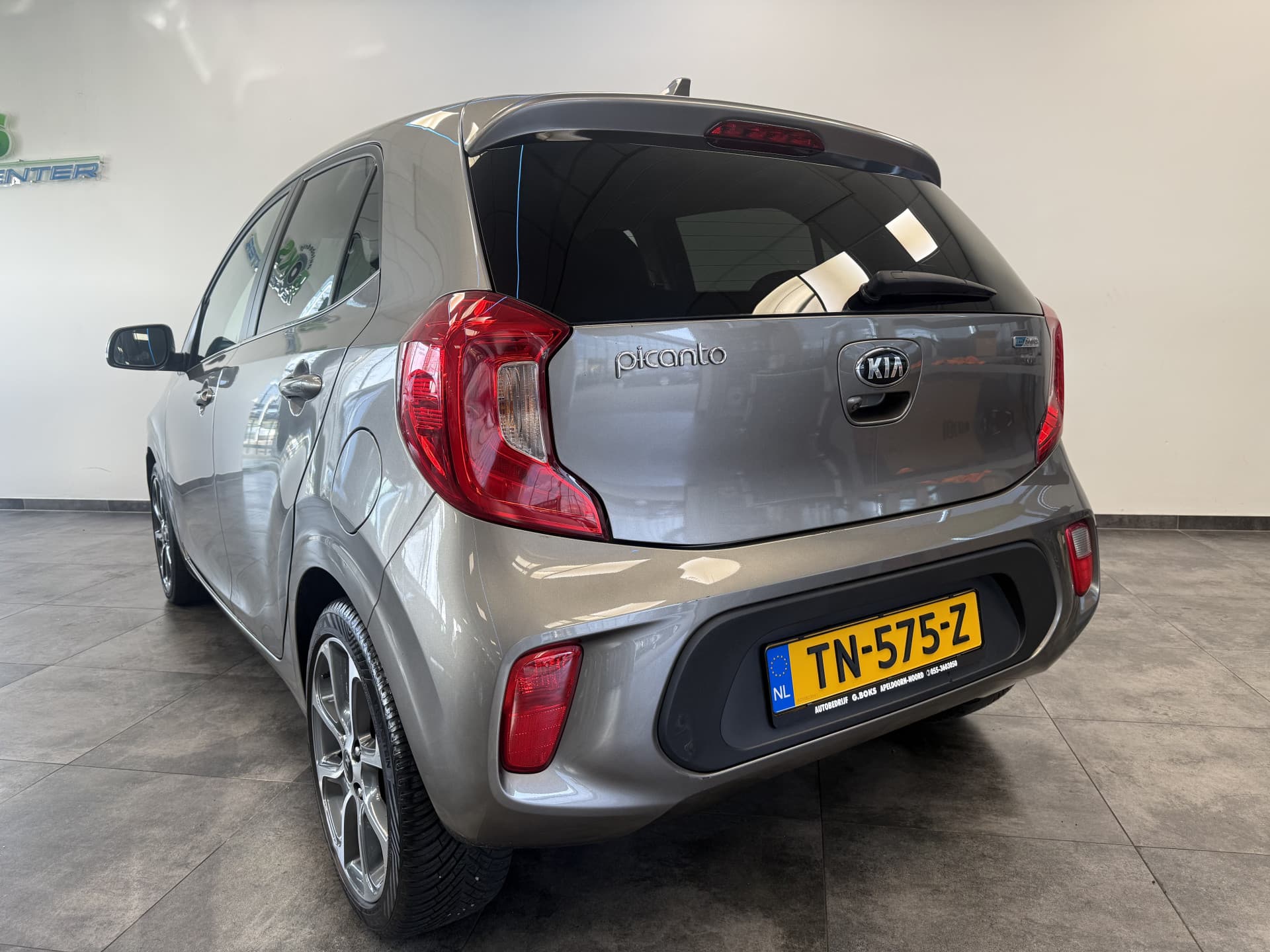 Kia Picanto 1.0 CVVT Design Edition thumbnail 3
