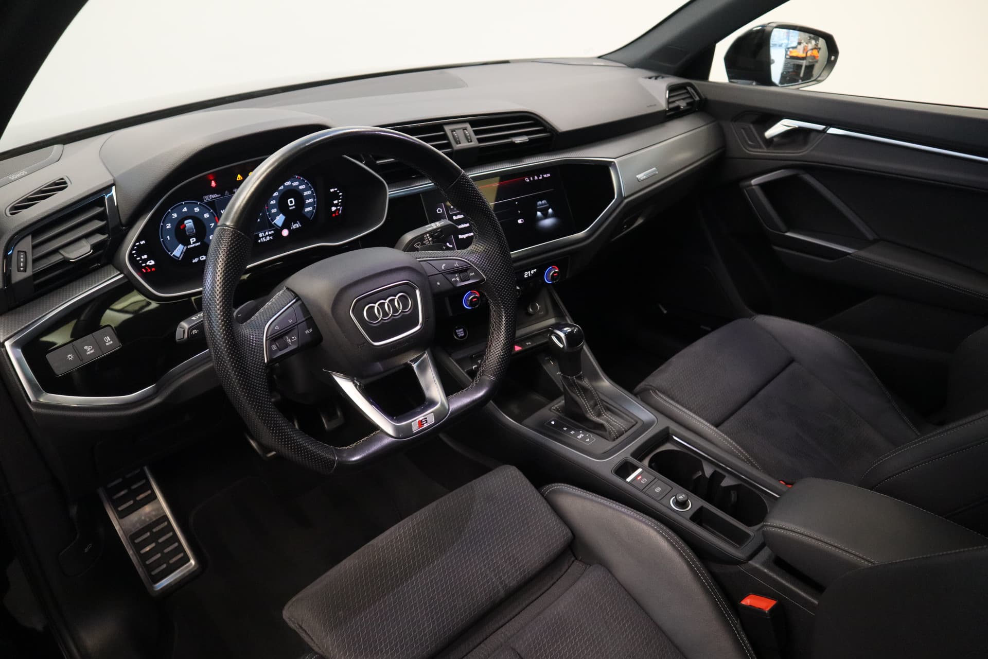 Audi Q3 Sportback 45 TFSI e S Edition thumbnail 4