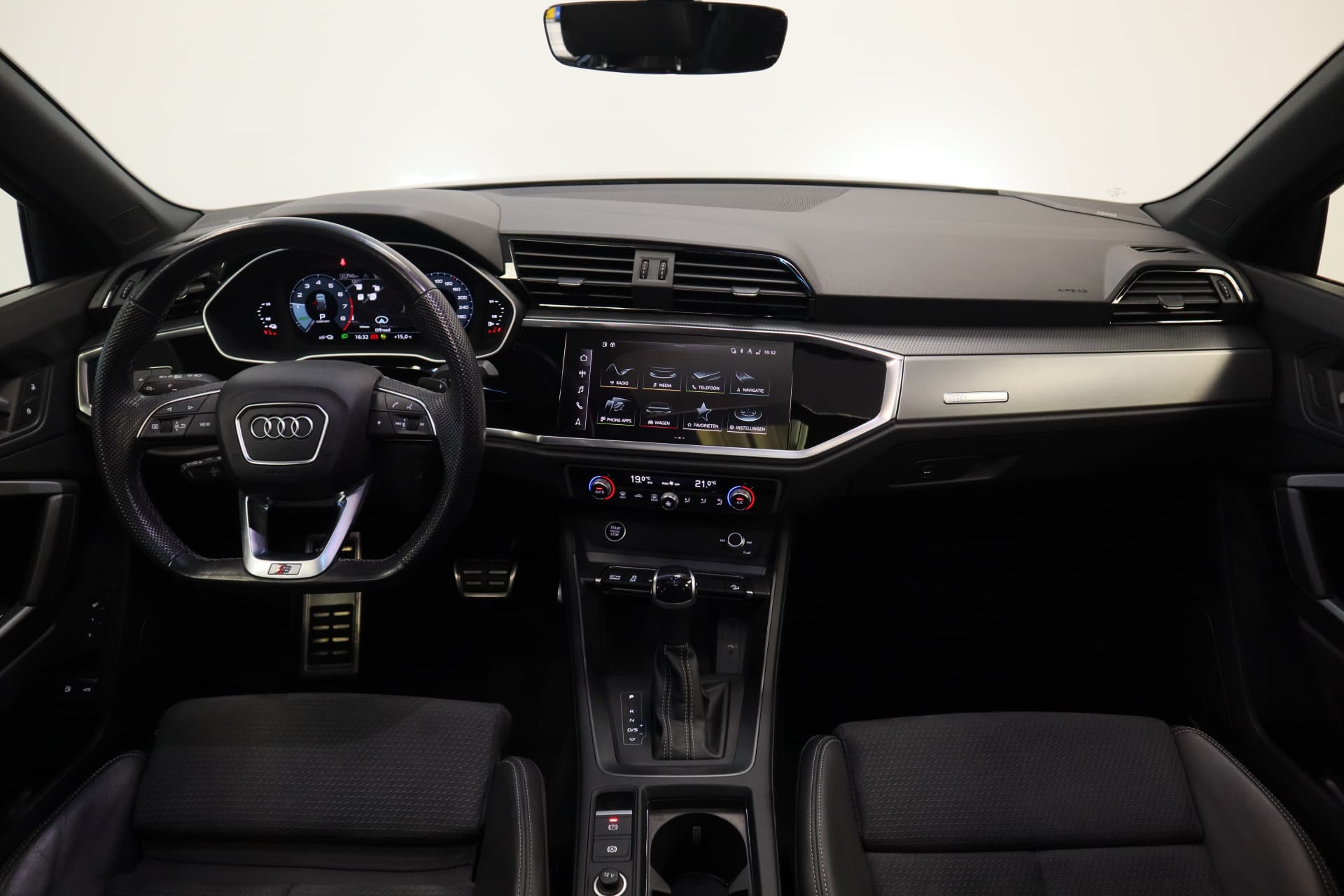 Audi Q3 Sportback 45 TFSI e S Edition thumbnail 5