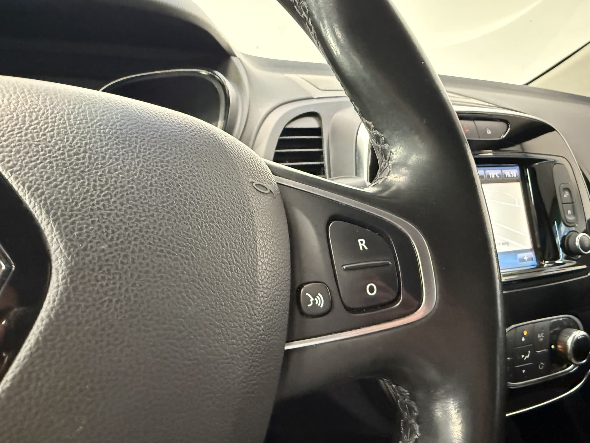 Renault Captur 1.3 TCe Intens thumbnail 7