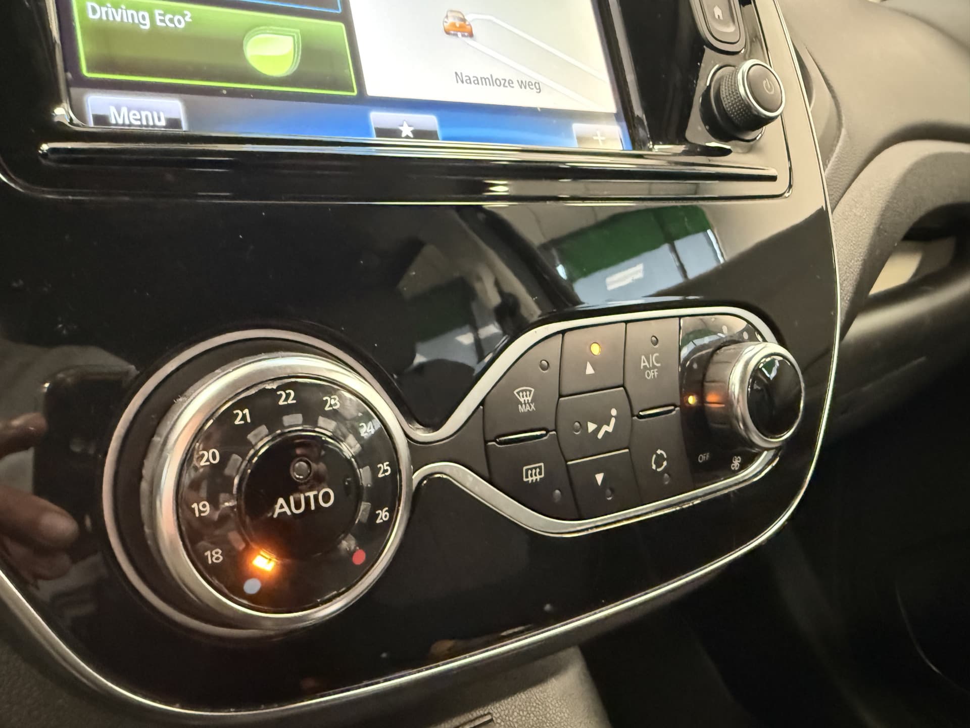 Renault Captur 1.3 TCe Intens thumbnail 8