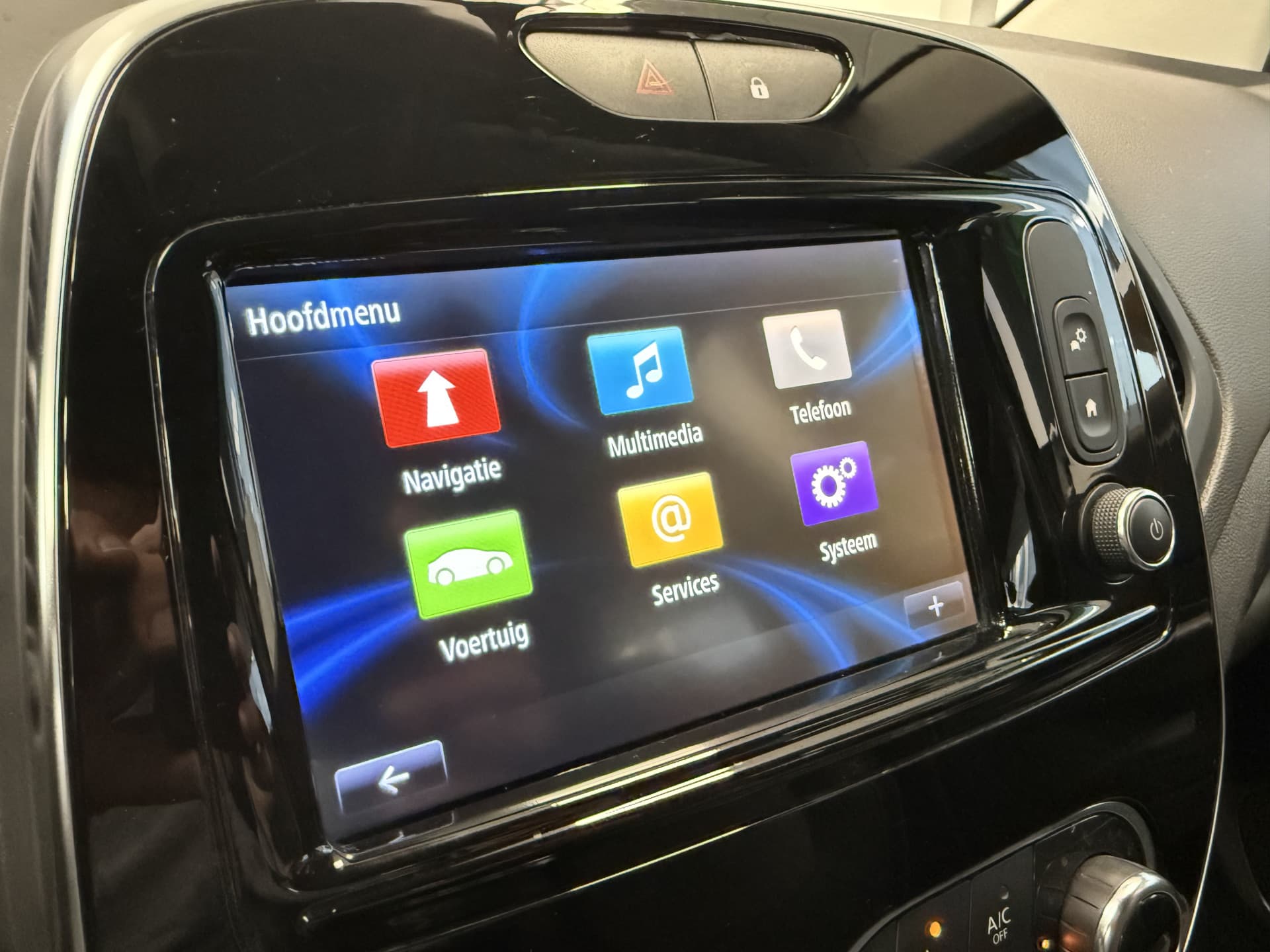 Renault Captur 1.3 TCe Intens thumbnail 11