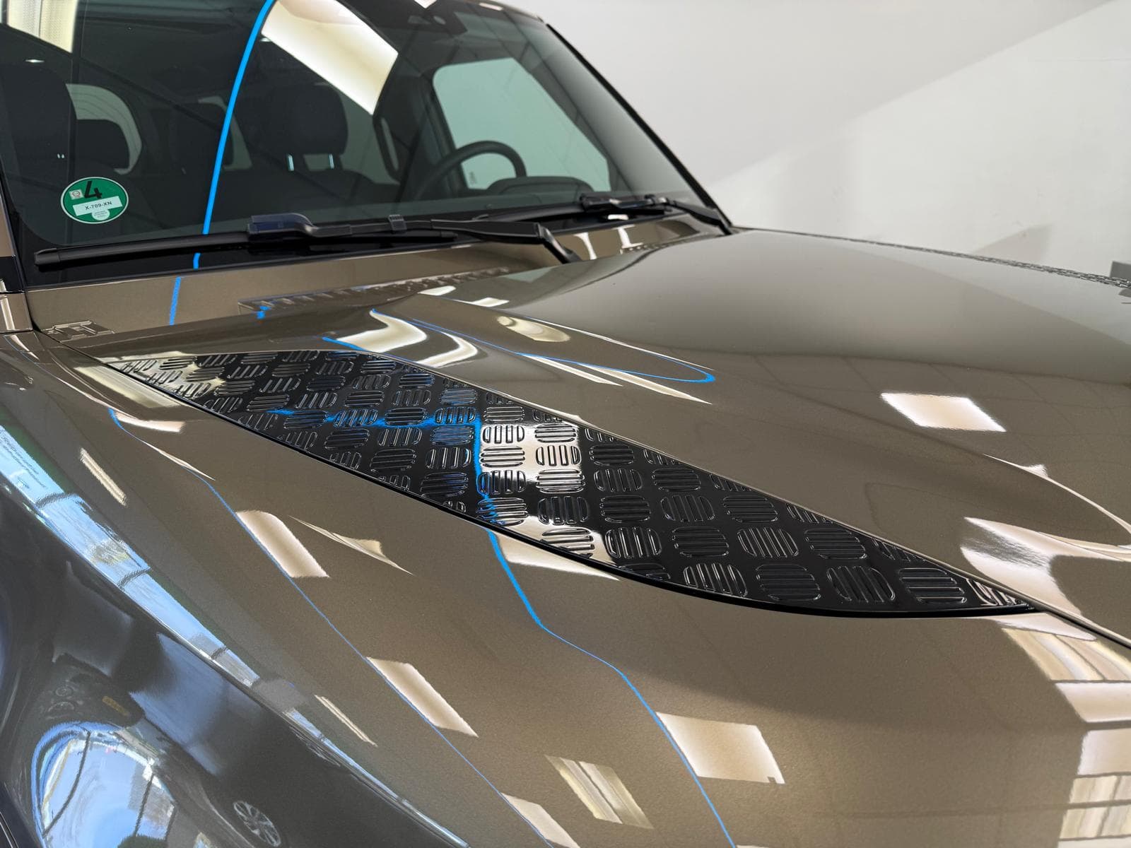 Land Rover Defender 110 2.0 P400e 110 X-Dynamic HSE thumbnail 6