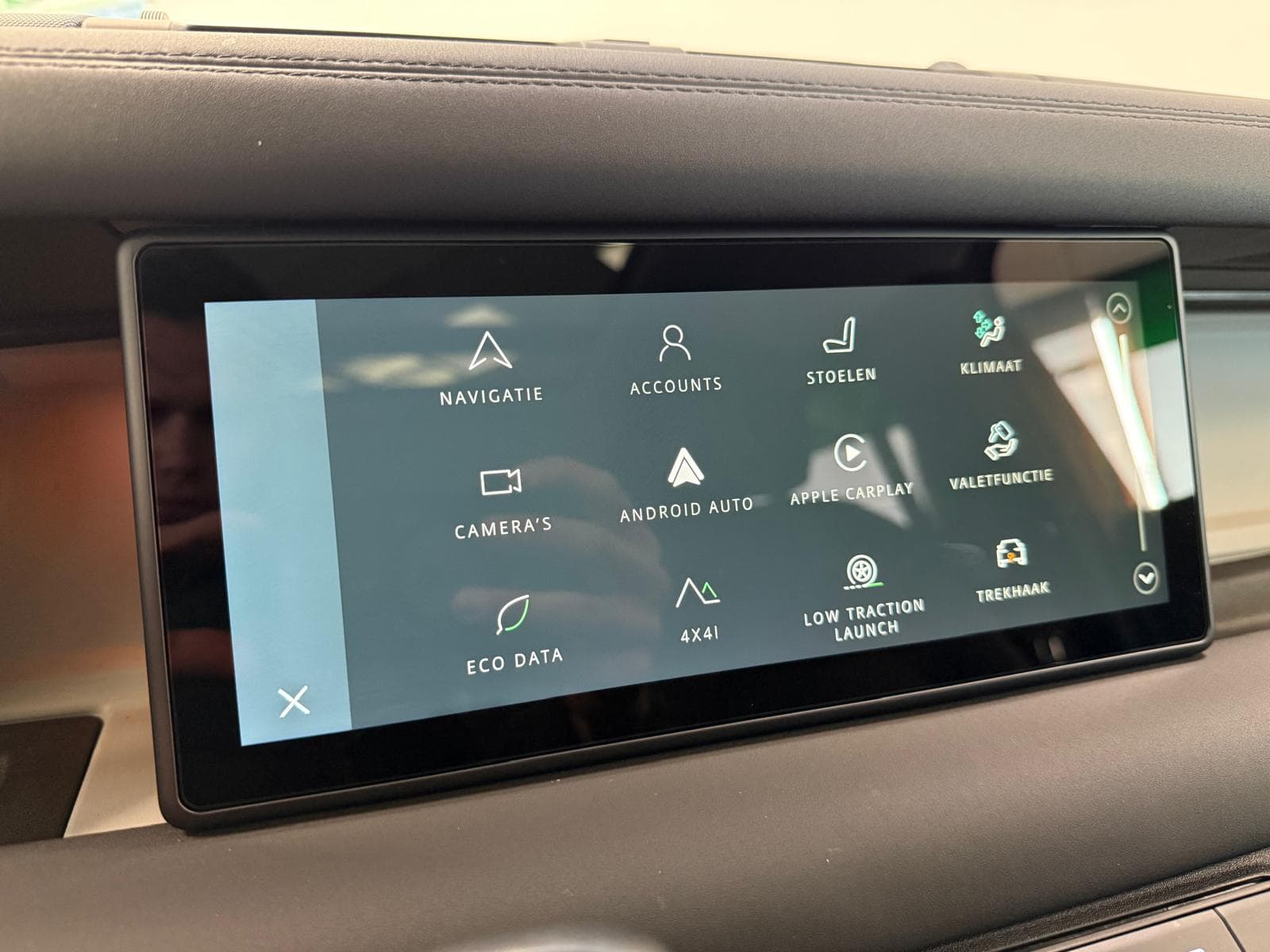 Land Rover Defender 110 2.0 P400e 110 X-Dynamic HSE thumbnail 24