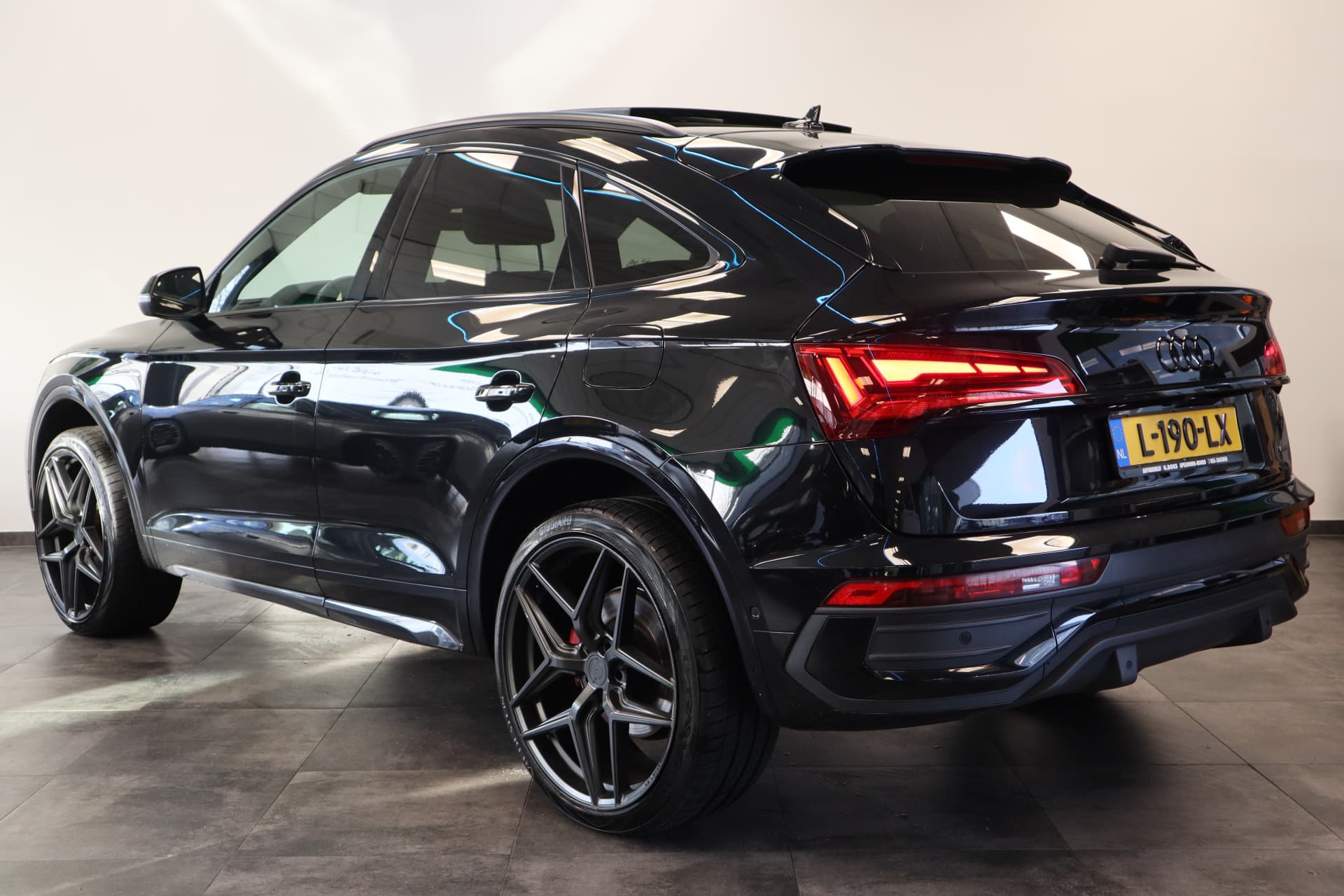 Audi Q5 Sportback TFSI e S edition thumbnail 3