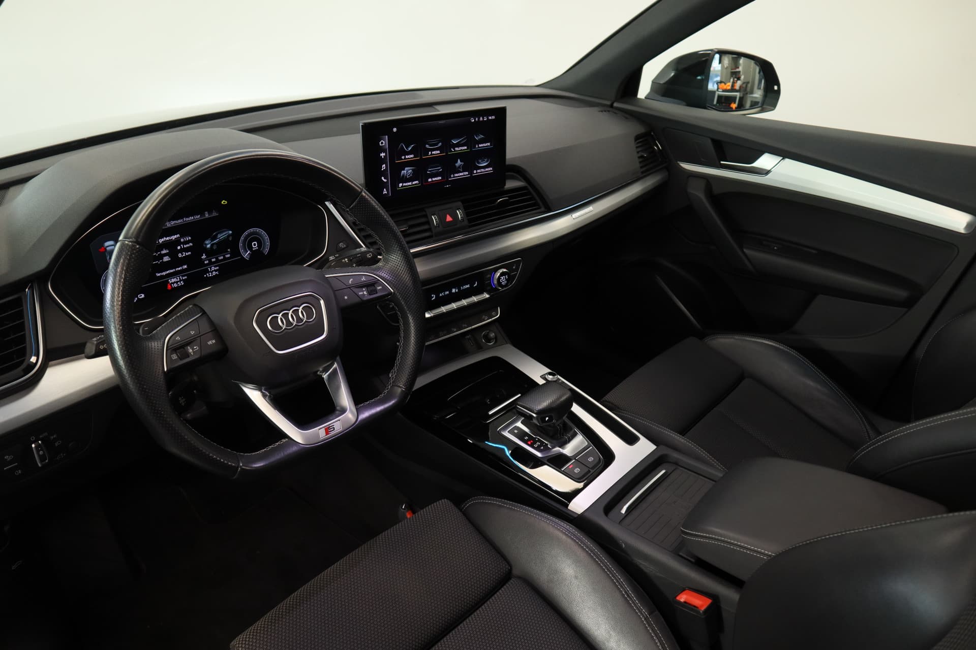 Audi Q5 Sportback TFSI e S edition thumbnail 6