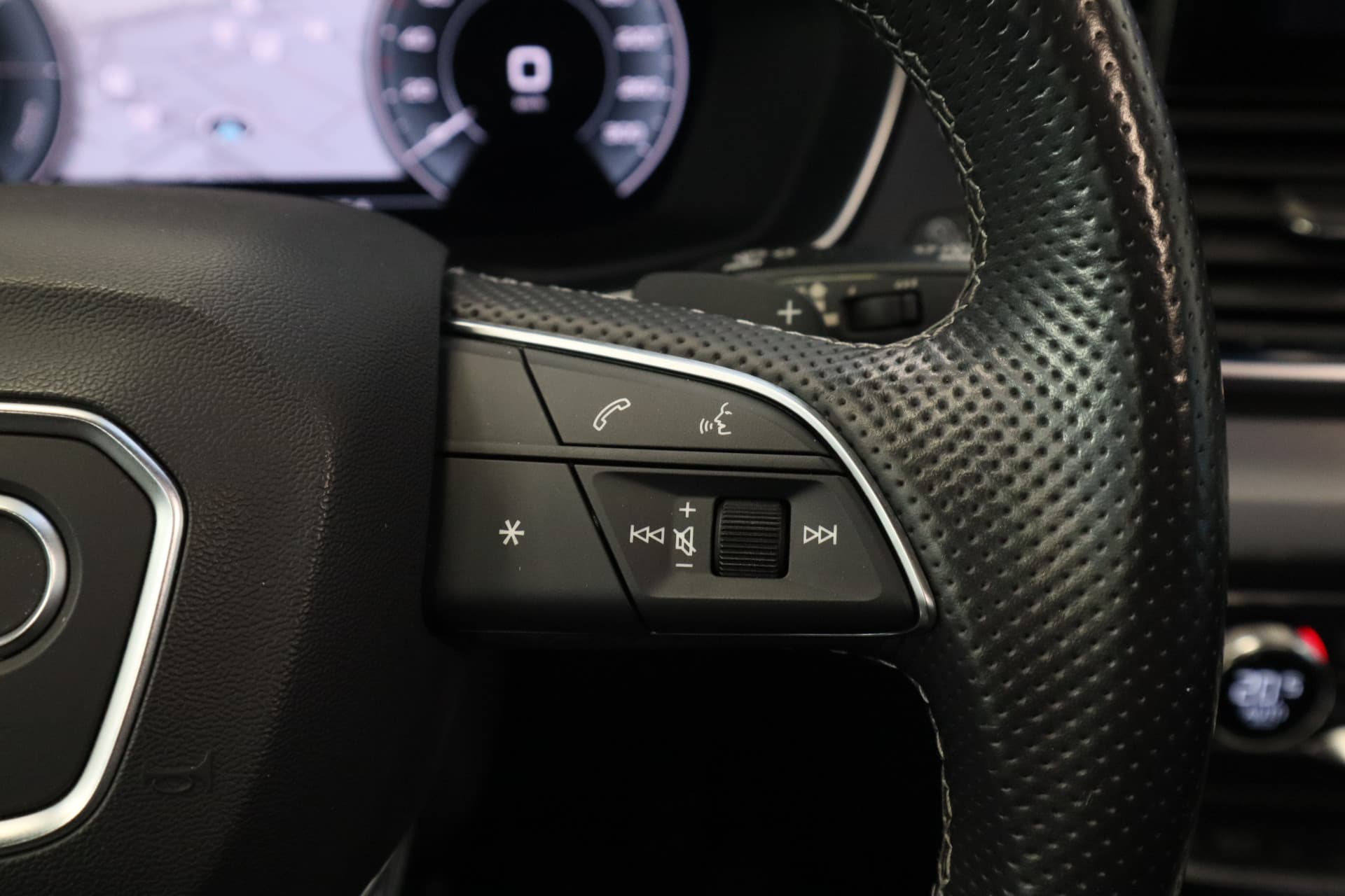 Audi Q5 Sportback TFSI e S edition thumbnail 10