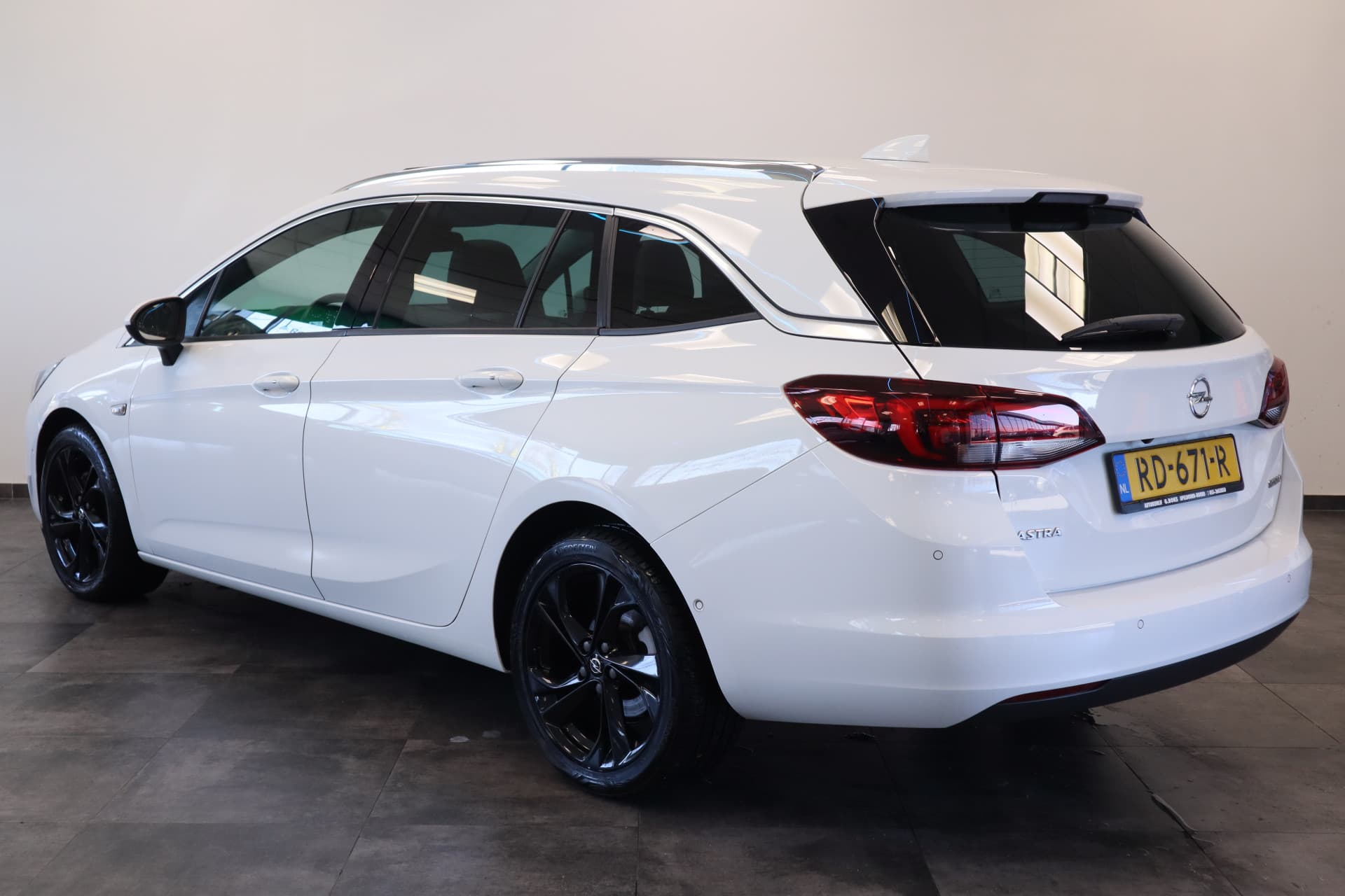 Opel Astra Sports Tourer 1.4 Innovation thumbnail 3