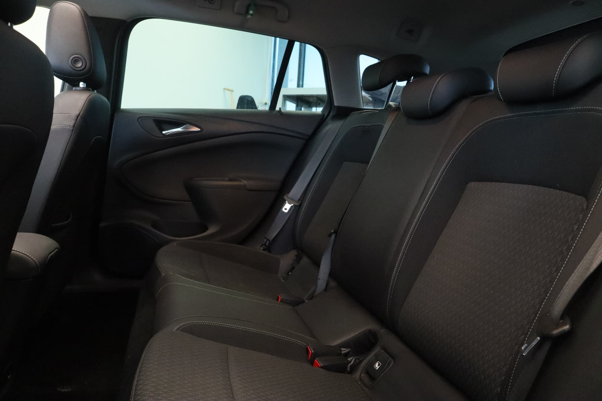 Opel Astra Sports Tourer 1.4 Innovation thumbnail 19