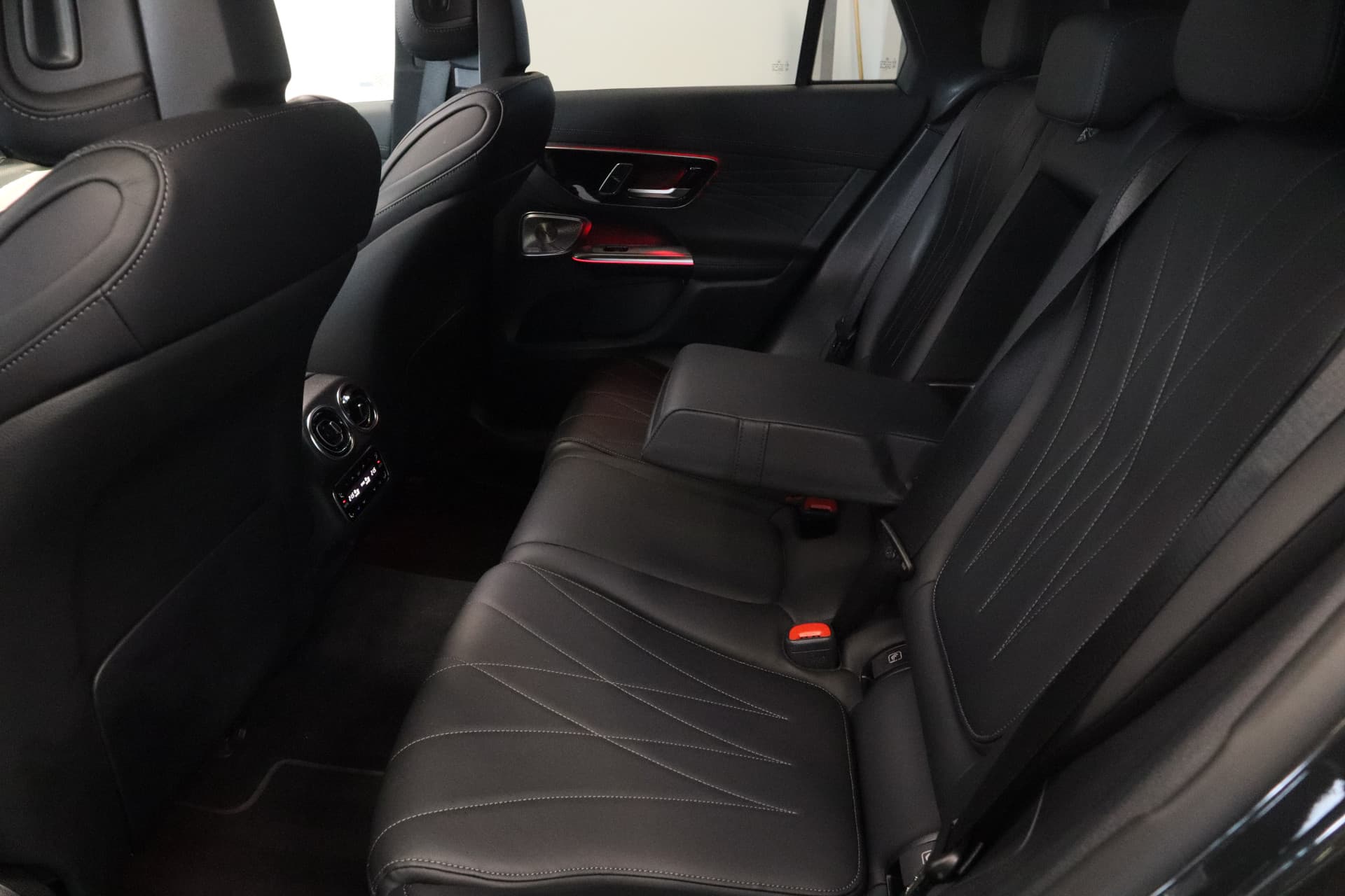 Mercedes-Benz GLC Coupé AMG 63 S E Performance Night Edition thumbnail 35