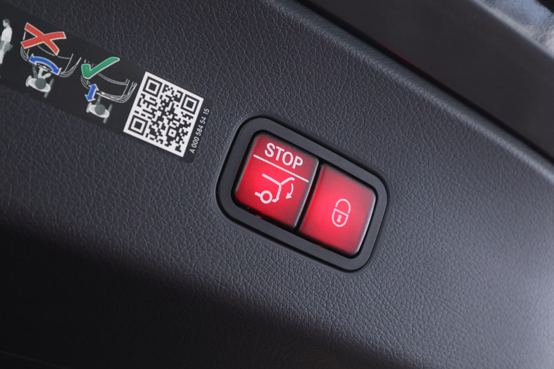 Mercedes-Benz GLC Coupé AMG 63 S E Performance Night Edition thumbnail 40