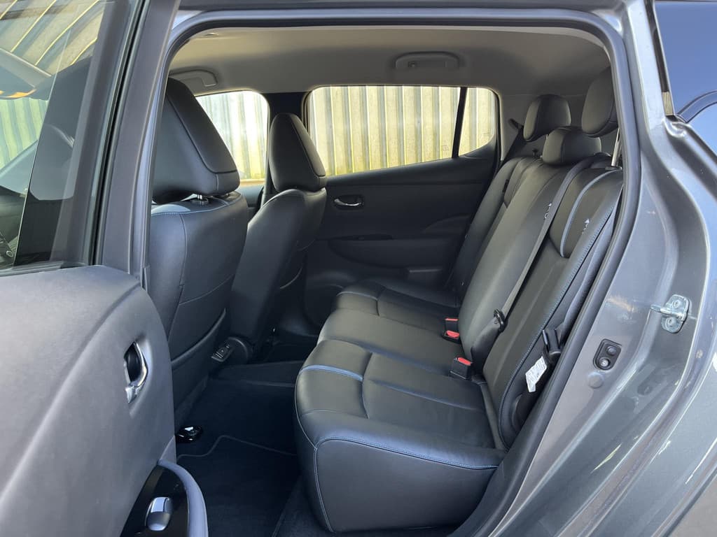 Nissan Leaf Tekna 40 kWh thumbnail 16