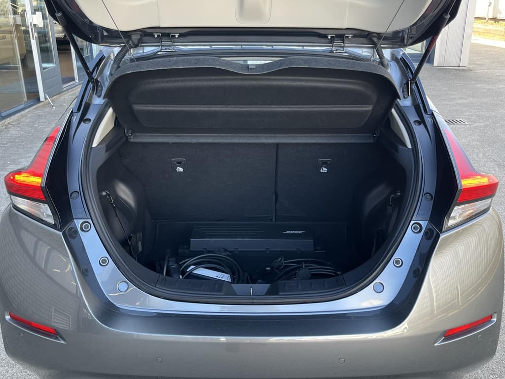 Nissan Leaf Tekna 40 kWh thumbnail 19