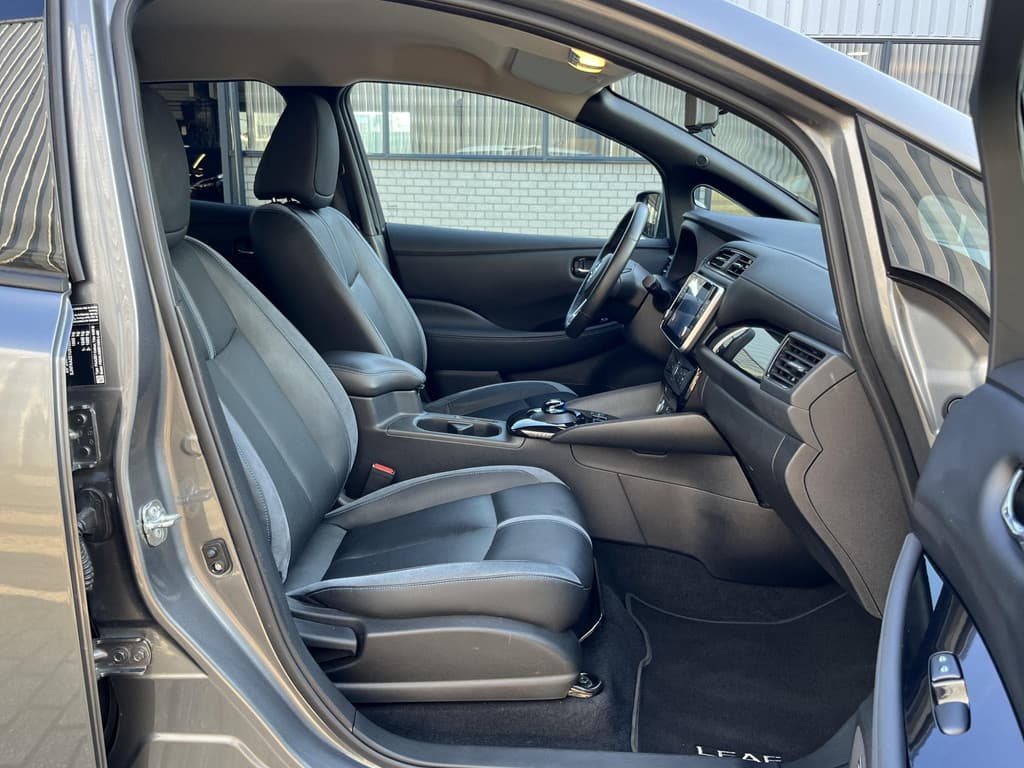 Nissan Leaf Tekna 40 kWh thumbnail 24