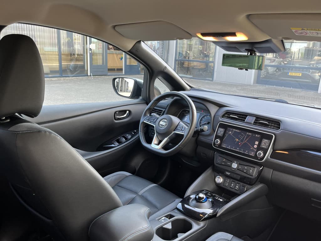 Nissan Leaf Tekna 40 kWh thumbnail 4