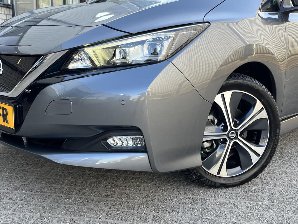 Nissan Leaf Tekna 40 kWh thumbnail 32