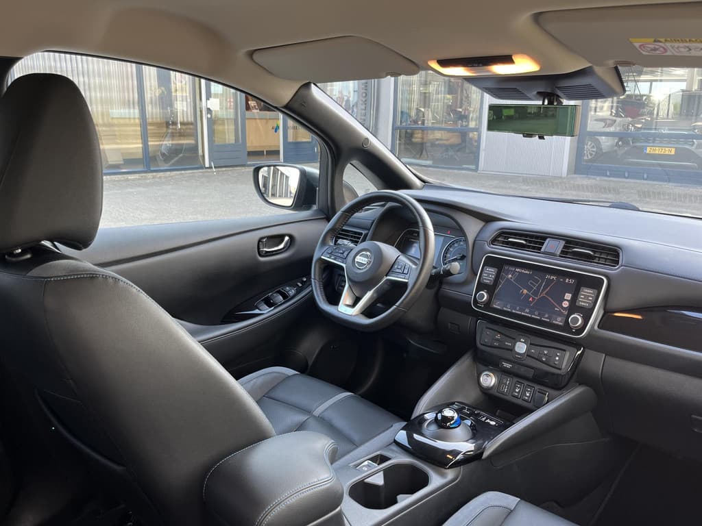 Nissan Leaf Tekna 40 kWh thumbnail 69