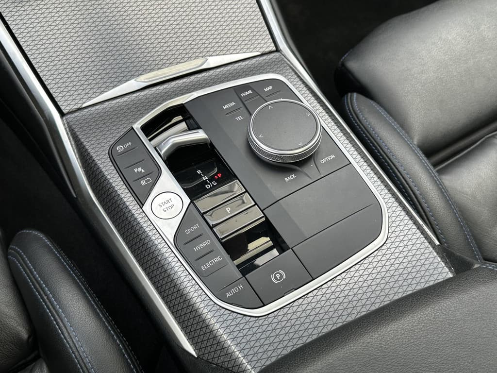 BMW 3 Serie Touring 330e M Pakket thumbnail 14