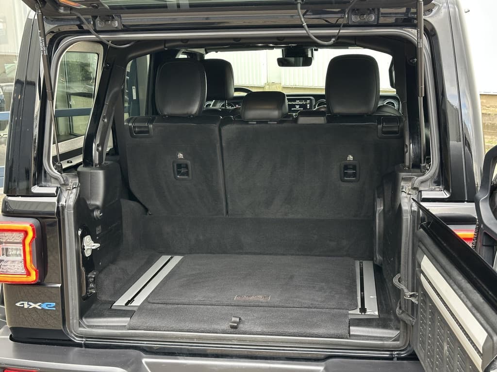 Jeep Wrangler Unlimited 4xe 380 Sahara thumbnail 16