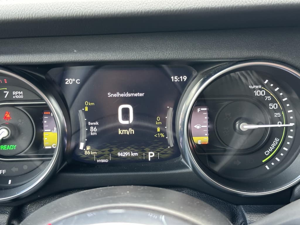 Jeep Wrangler Unlimited 4xe 380 Sahara thumbnail 4