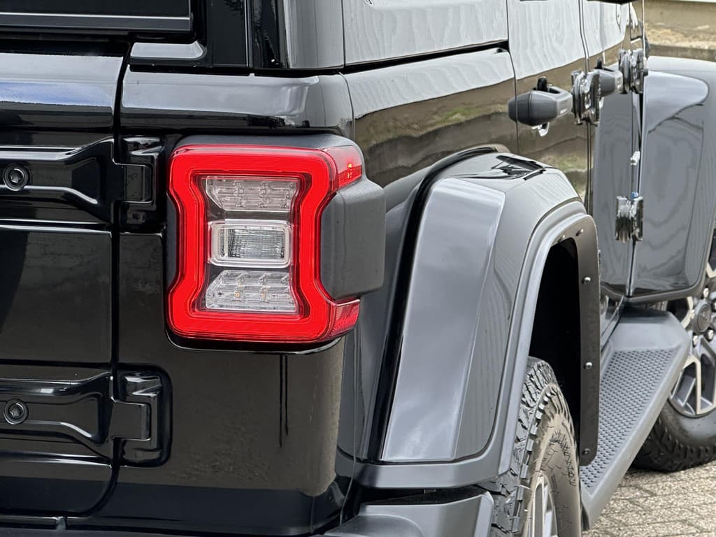 Jeep Wrangler Unlimited 4xe 380 Sahara thumbnail 38