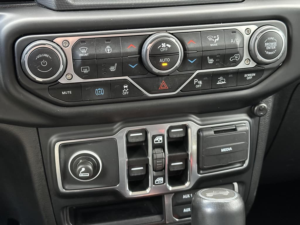 Jeep Wrangler Unlimited 4xe 380 Sahara thumbnail 8