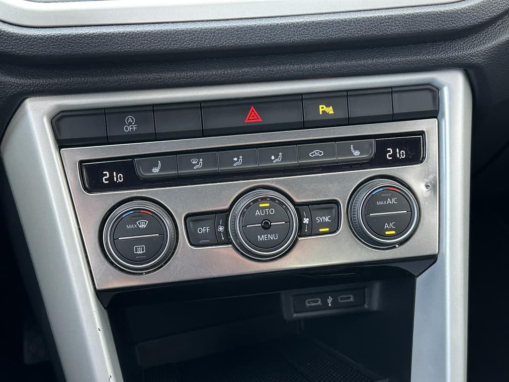 Volkswagen T-Roc Cabrio 1.0 TSI Style R-Line thumbnail 54