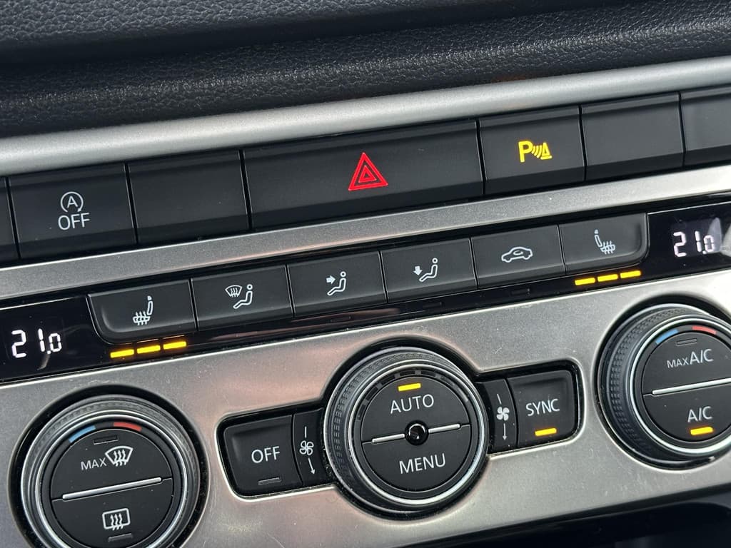 Volkswagen T-Roc Cabrio 1.0 TSI Style R-Line thumbnail 55