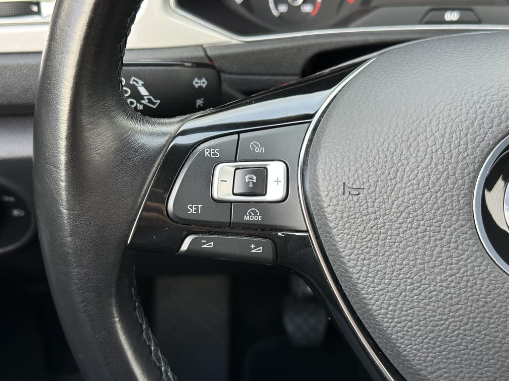 Volkswagen T-Roc Cabrio 1.0 TSI Style R-Line thumbnail 57