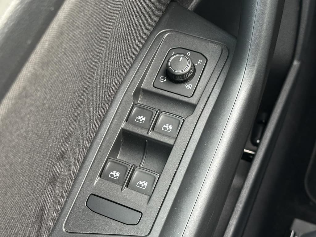 Volkswagen T-Roc Cabrio 1.0 TSI Style R-Line thumbnail 61