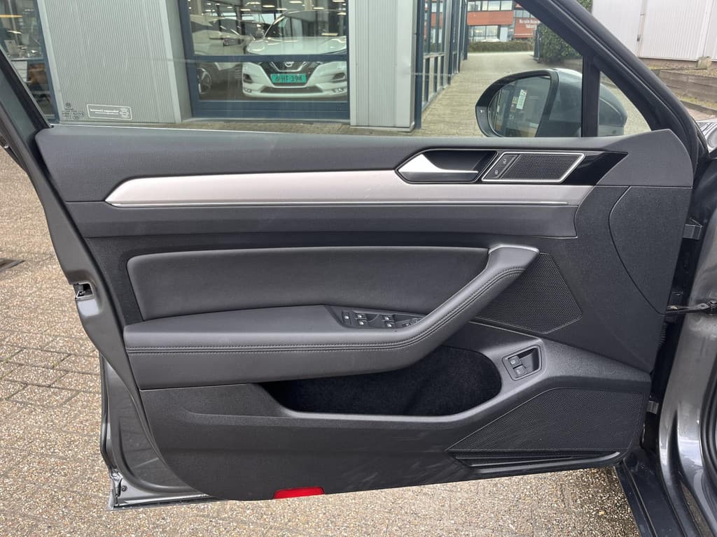 Volkswagen Passat 1.4 TSI GTE Connected Series Plus thumbnail 14