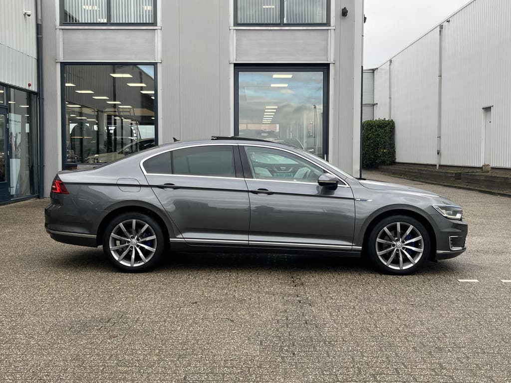 Volkswagen Passat 1.4 TSI GTE Connected Series Plus thumbnail 3