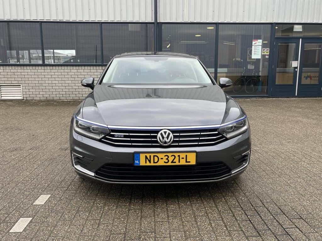 Volkswagen Passat 1.4 TSI GTE Connected Series Plus thumbnail 34