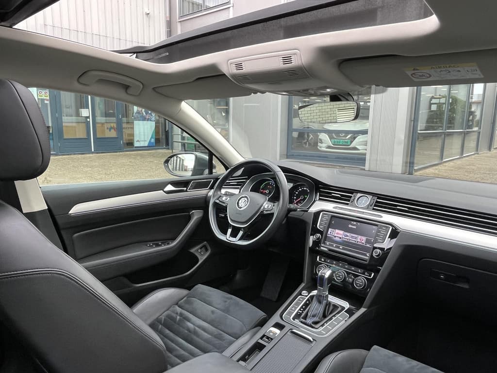 Volkswagen Passat 1.4 TSI GTE Connected Series Plus thumbnail 54