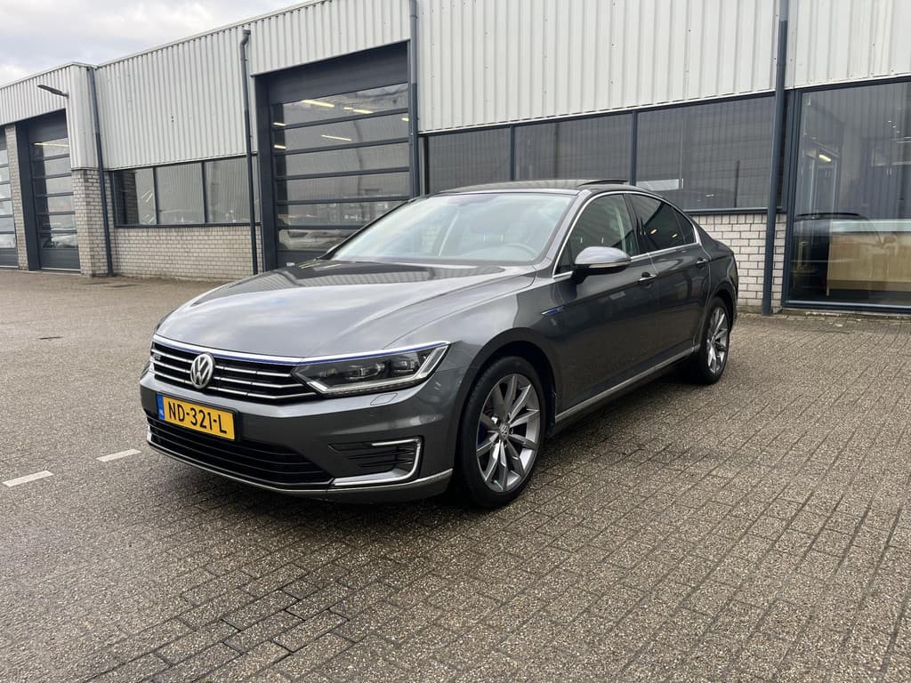 Volkswagen Passat 1.4 TSI GTE Connected Series Plus thumbnail 62