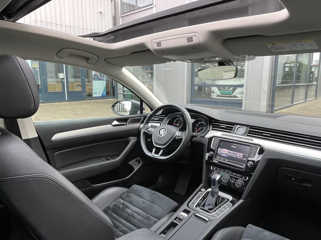 Volkswagen Passat 1.4 TSI GTE Connected Series Plus thumbnail 65
