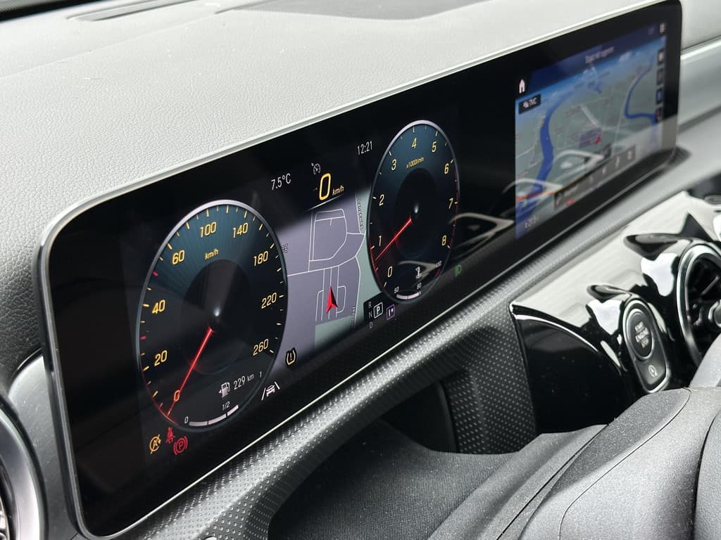 Mercedes-Benz A-Klasse 220 Advantage thumbnail 4