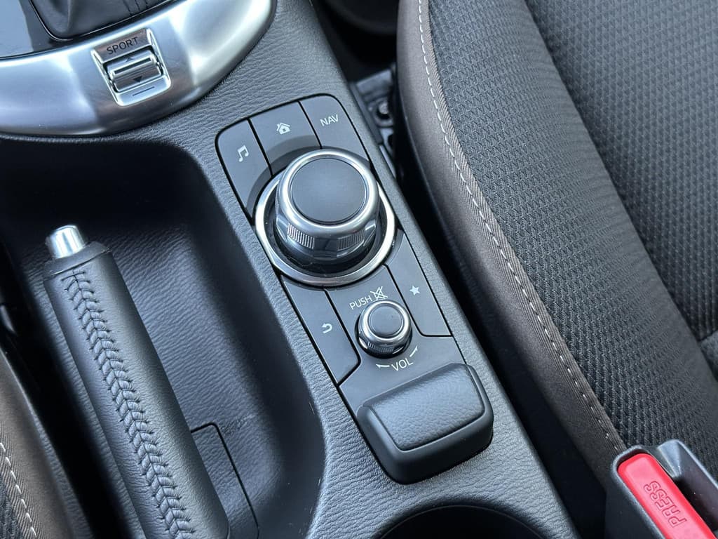 Mazda 2 1.5 Skyactiv-G Luxury thumbnail 8