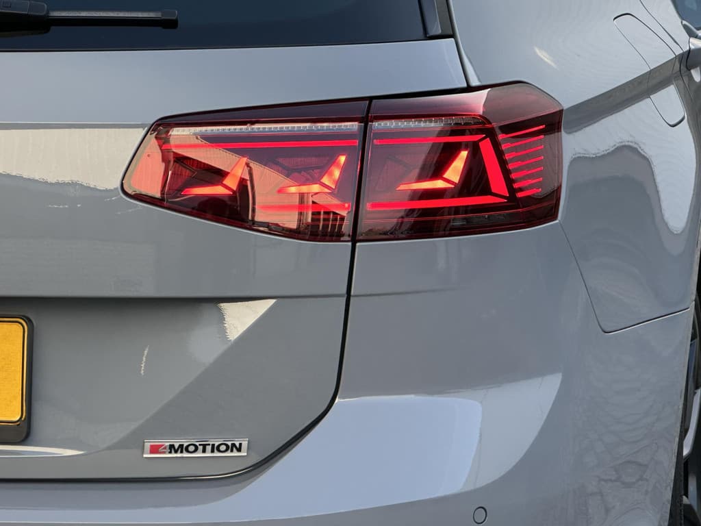 Volkswagen Passat Variant 2.0 TSI 272PK 4Motion Elegance Business R thumbnail 31